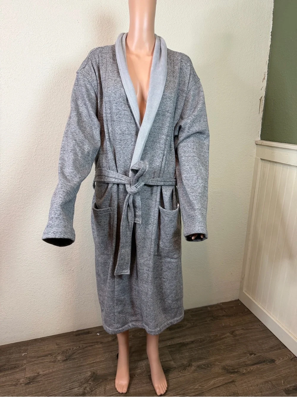 UGG Grey Bathrobe Size Medium/Large Unisex